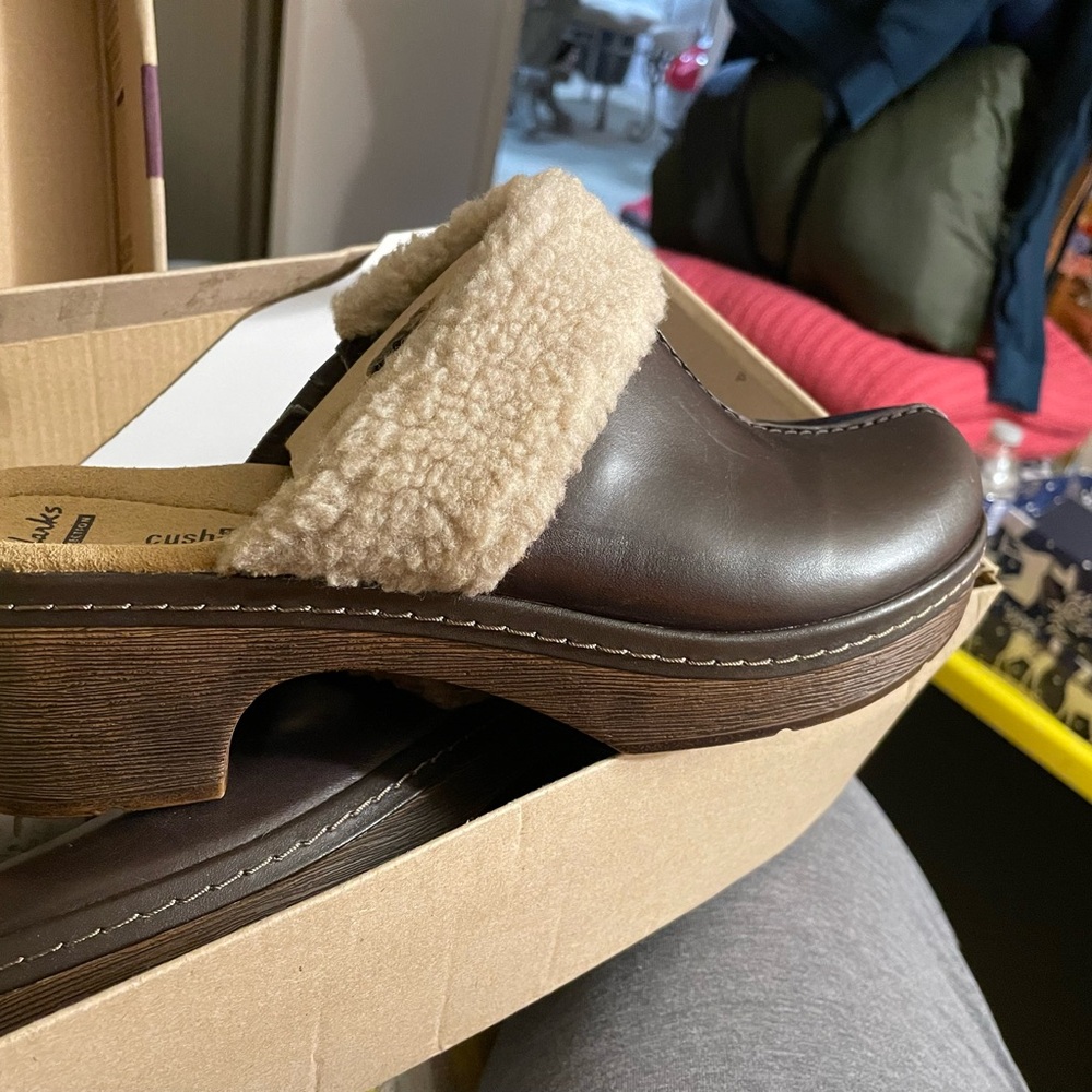 Clarks Dark Brown Leather Clog Mules with Cream Shearling Collar